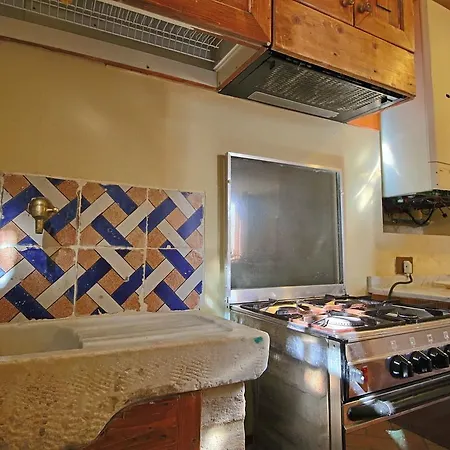 Anna 4 Монтемаджоре-аль-Метауро